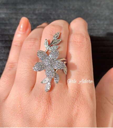 Luxurious Zircon Stone Ring Adjustable
