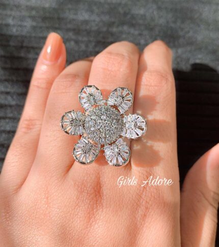 Luxurious Zircon Stone Flower Ring