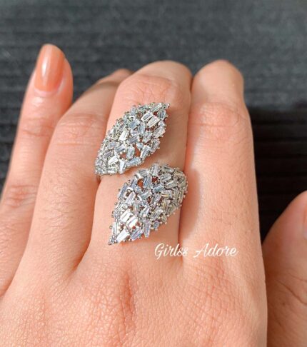 Luxurious Zircon Stone Ring Adjustable