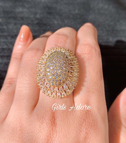 Luxurious Zircon Stone Ring Adjustable