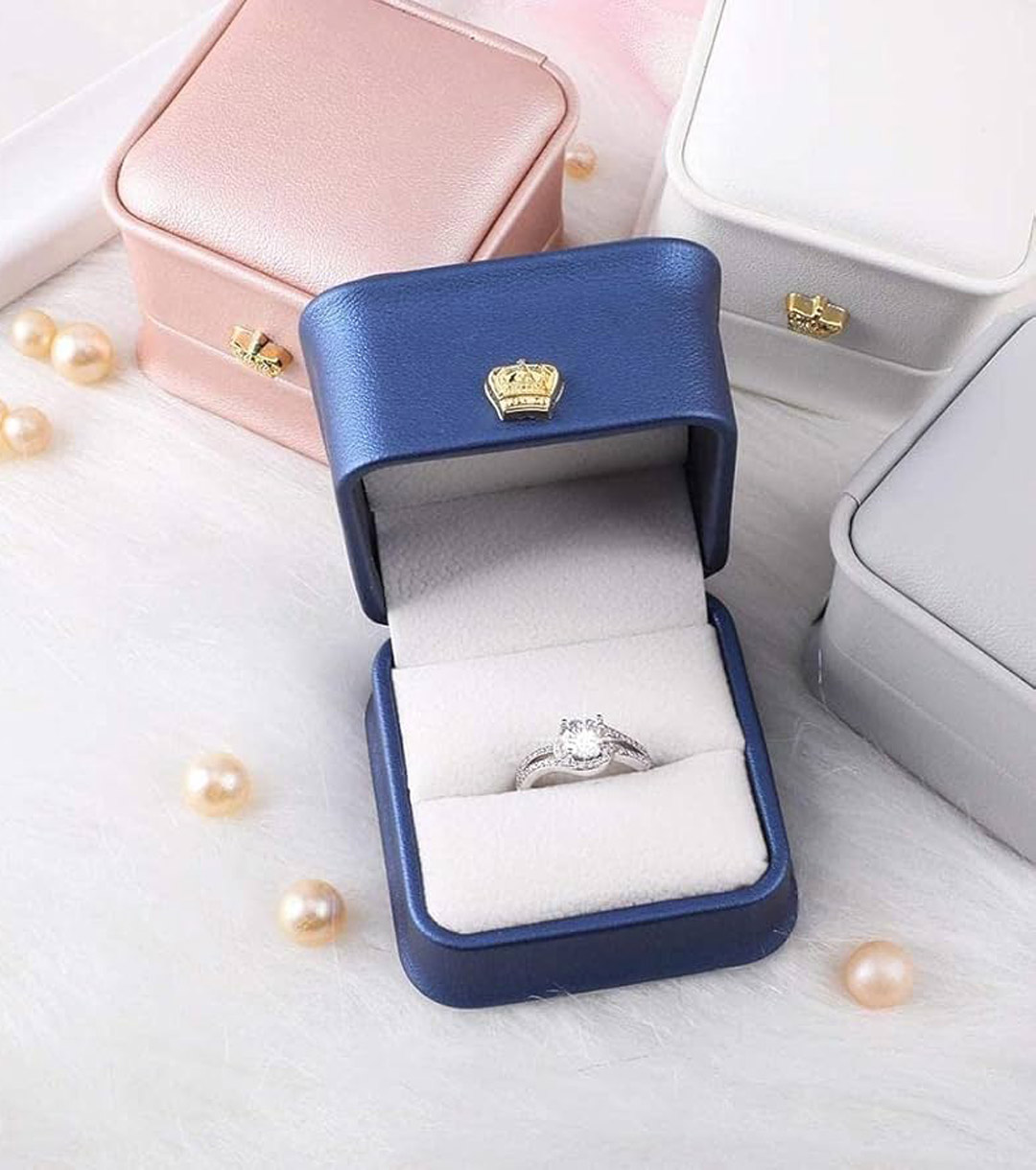 3 Crown Pu Leather Ring Box - Image 1