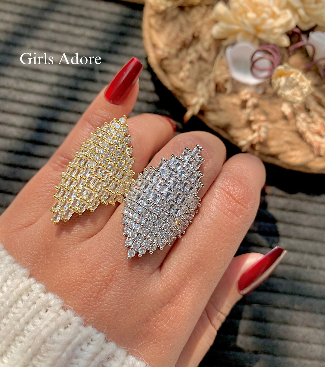 Gar-308(01) Queen Guard Statement Ring - Image 1