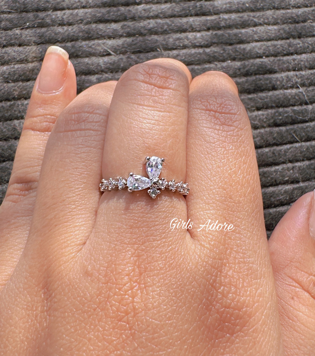 Gar-07 Crystal Vine Adjustable Ring - Image 1