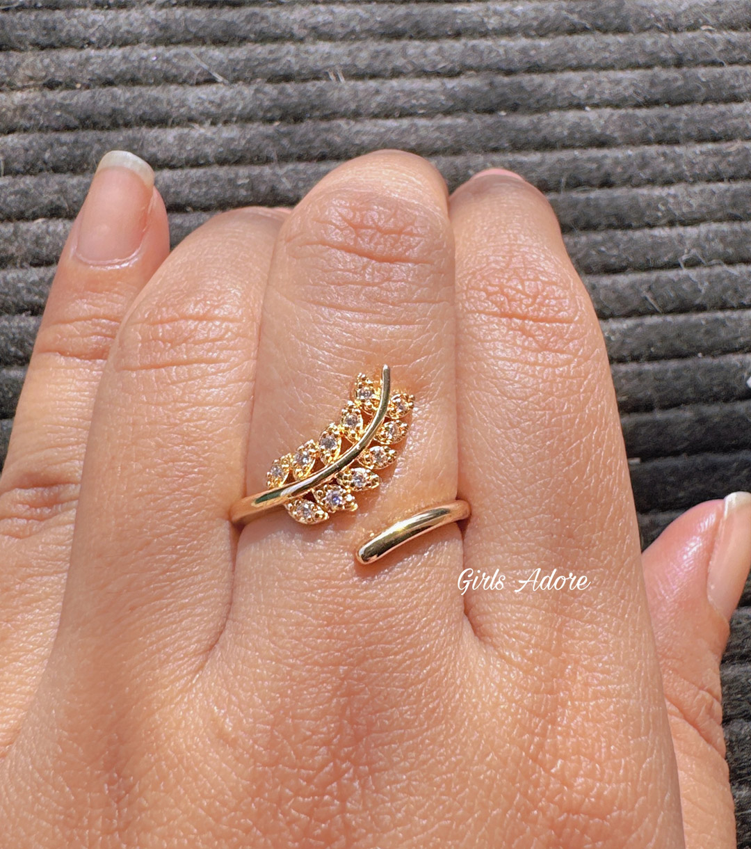 Gar-52 Crystal Vine Adjustable Ring - Image 1