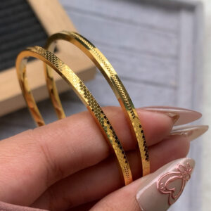 999 Elegant Golden Petal Minmalist Bangles